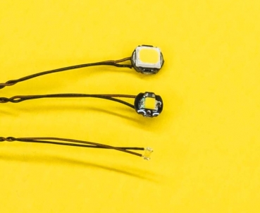 Preview: 4x WARMWEIßE-LARGE-LED mit 30 cm Verbindungskabel